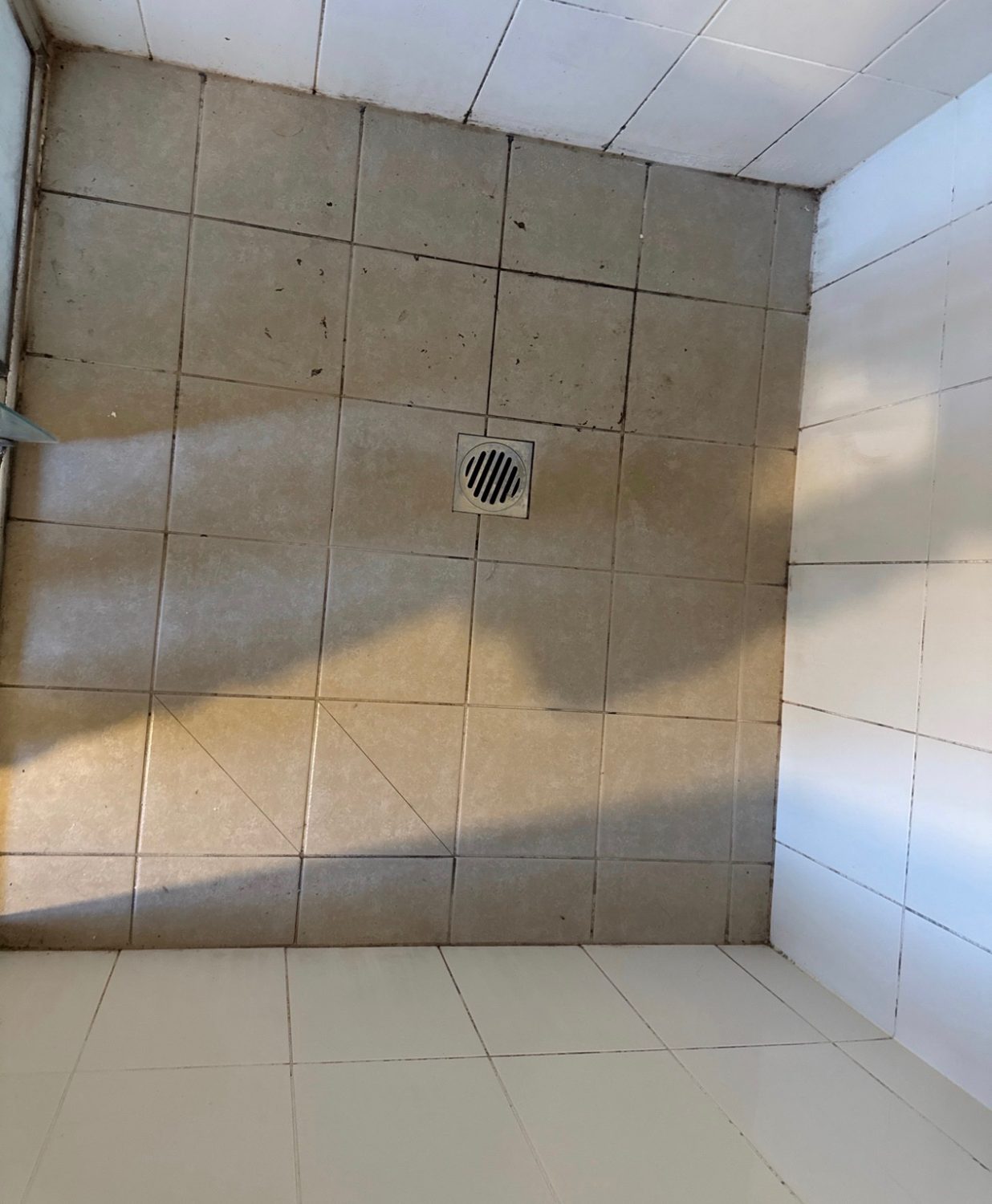 Second shower before regrouting